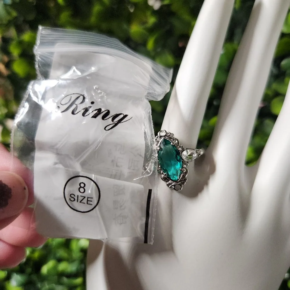 Women's Silver Green Ring Size 8